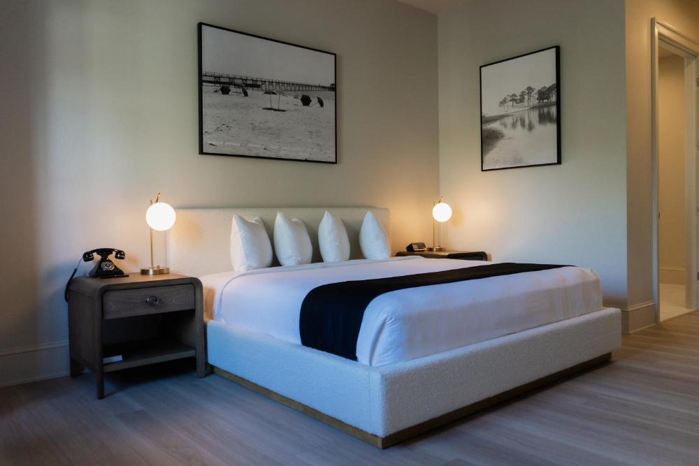 ADA King Room interior